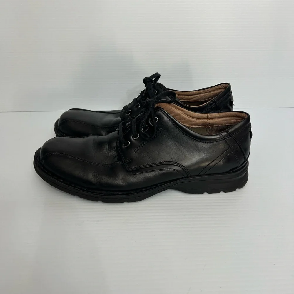 Clarks laced up men dress shoes size 13M